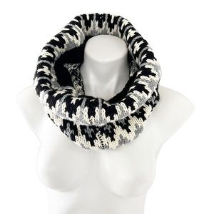 Old Navy Neck Warmer Holiday Print Knit Black Cream Grey One Size NWT